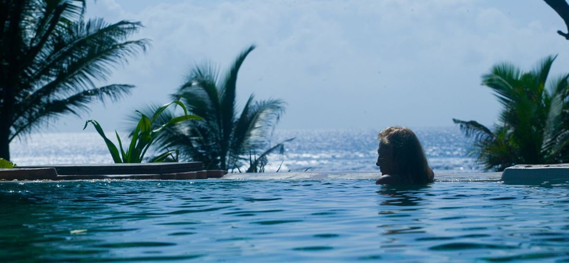 Infinity pool overlooking the ocean
