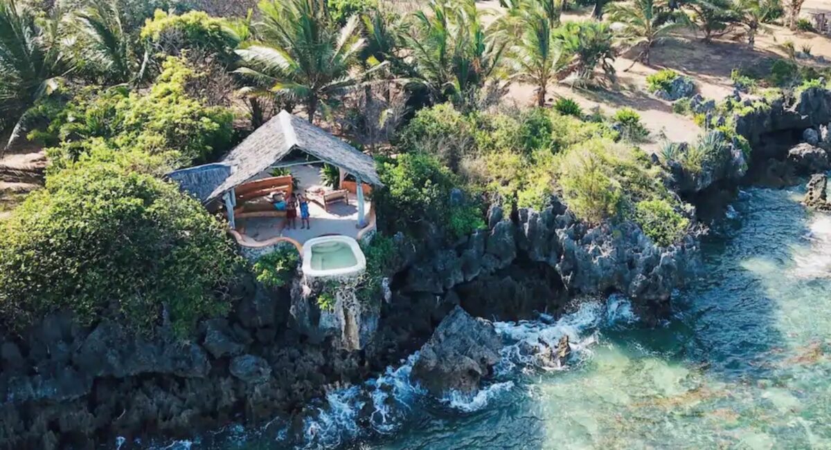 Private coastal accommodation at Tiwi Beach